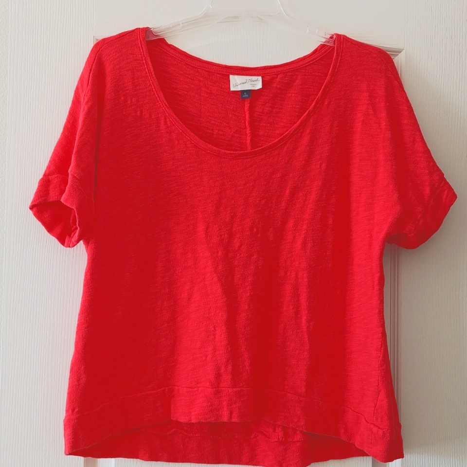 Universal Threads Top Red